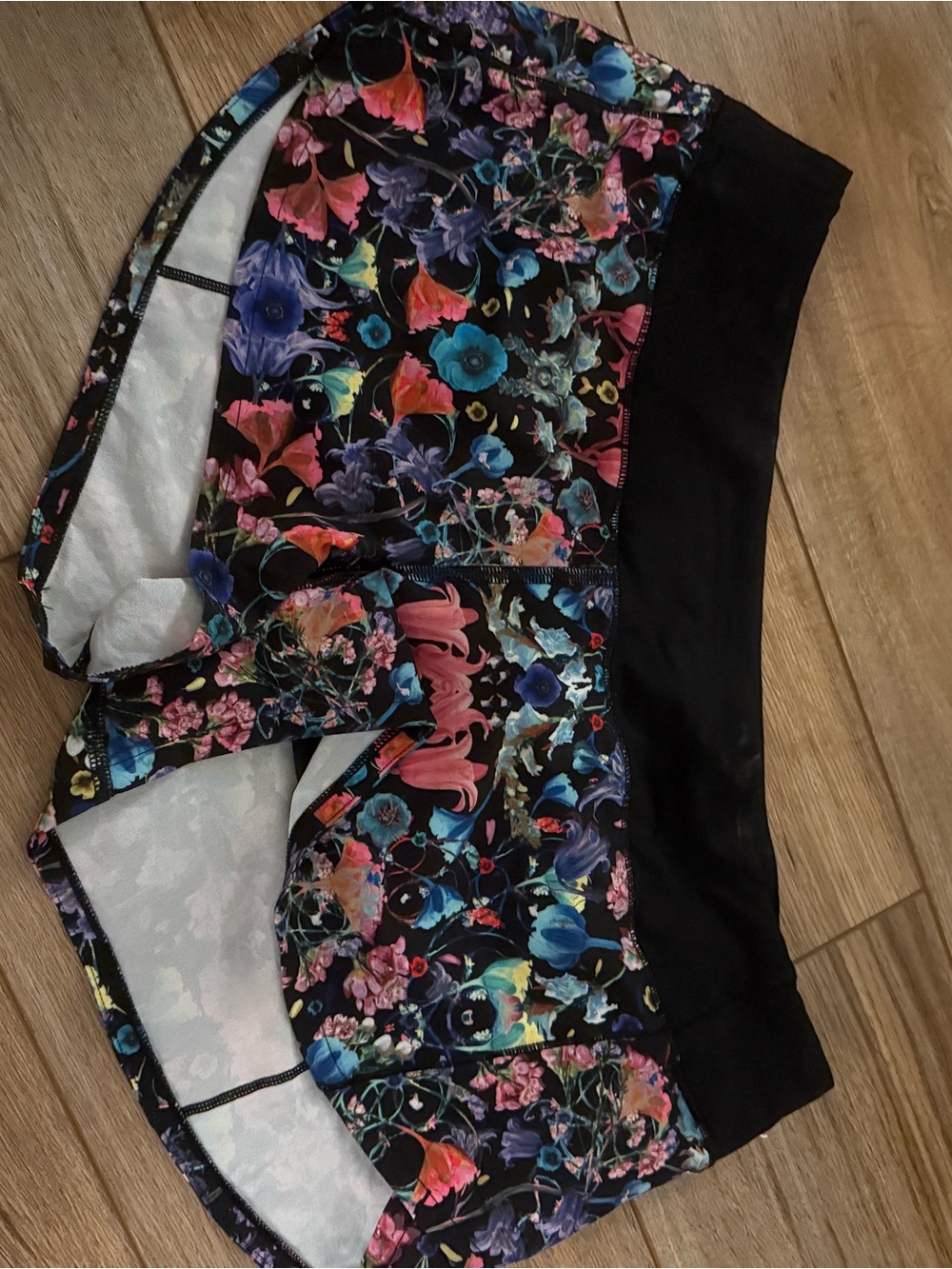 Lululemon Speed Up short 2.5” size 8